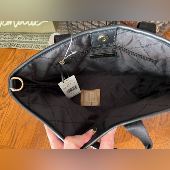 Black Michael Kors Maeve Small Convertible Open Tote in Black NWT - Picture 16 of 16
